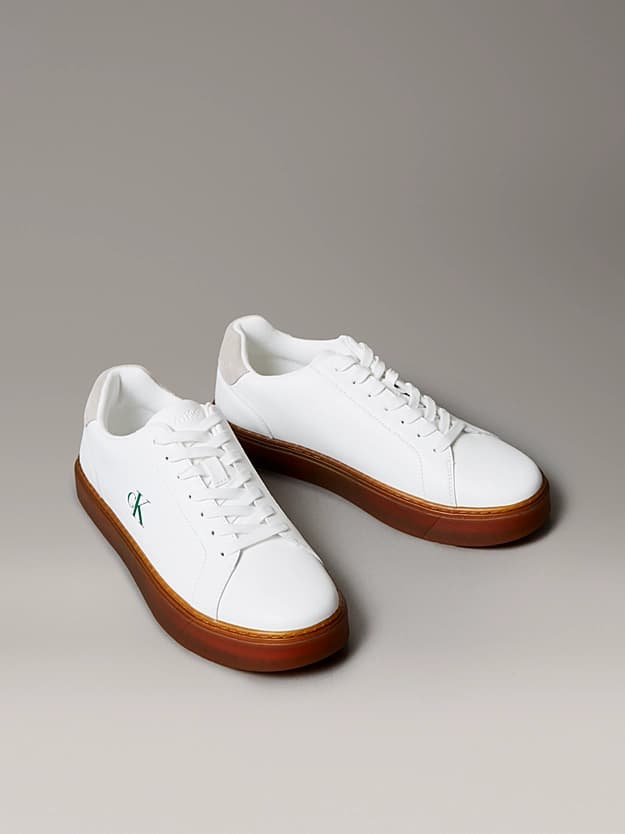 Buty sportowe z gładkiej skóry z elastyczną podeszwą