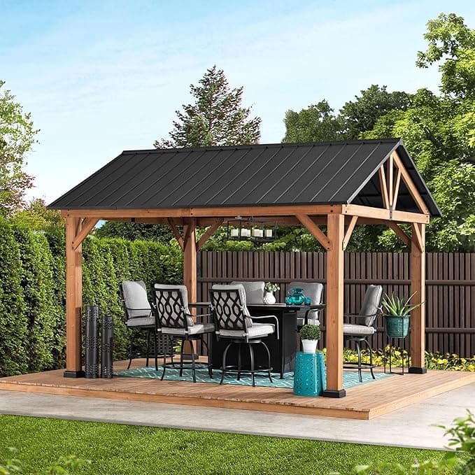 SUNJOY Altana drewniana 4×3,3 m z litego cedru, wodoodporny stalowy dach dwuspadowy, słupy 14 cm, odporna na wiatr i śnieg