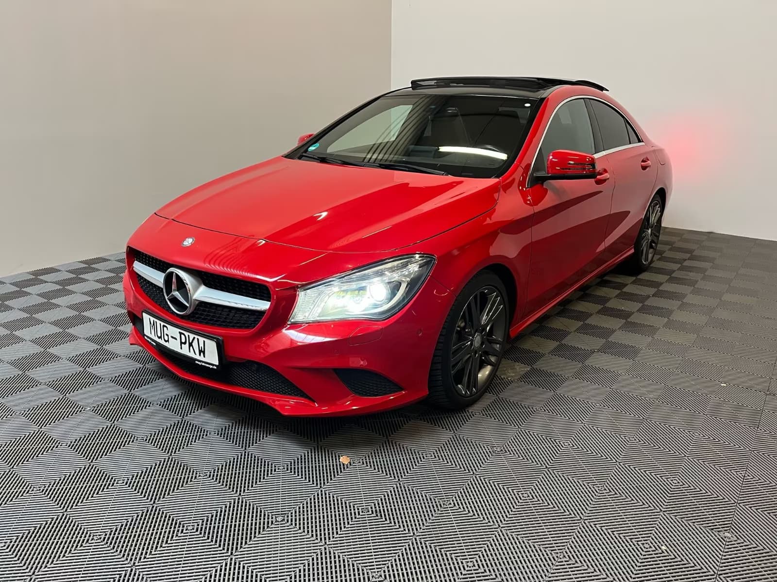 Mercedes-Benz CLA 200