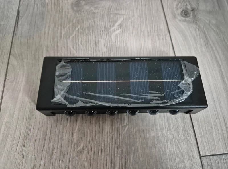 Lampa solarna ścienna